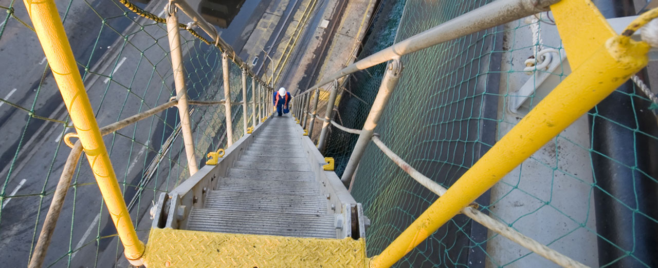 SERVICES GANGWAY & ACCOMODATION LADDERS